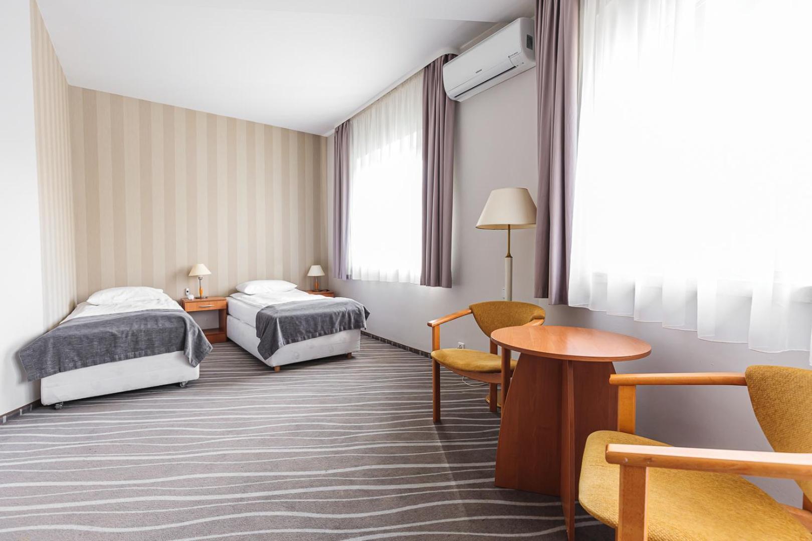Hotel Akwawit Leszno  Exterior photo