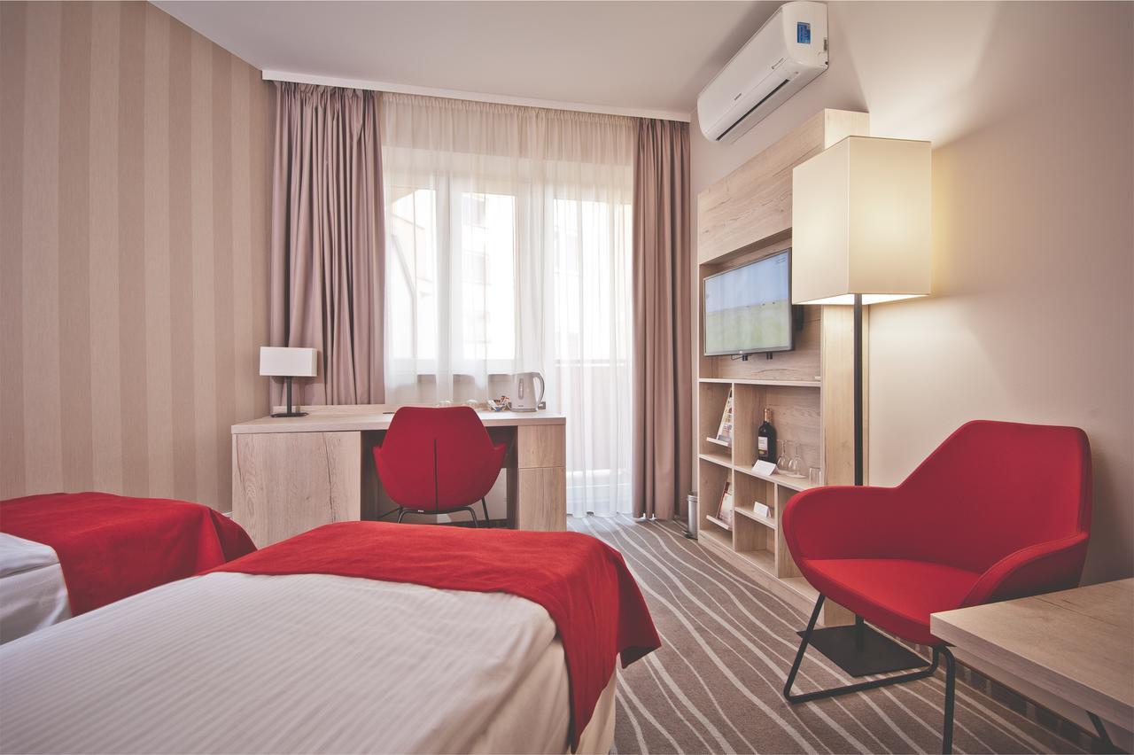 Hotel Akwawit Leszno  Exterior photo